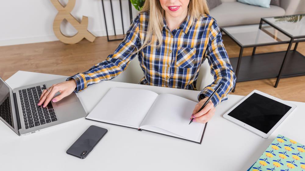 From Chaos to Clarity: Building Robust Handbooks with HandbookLane